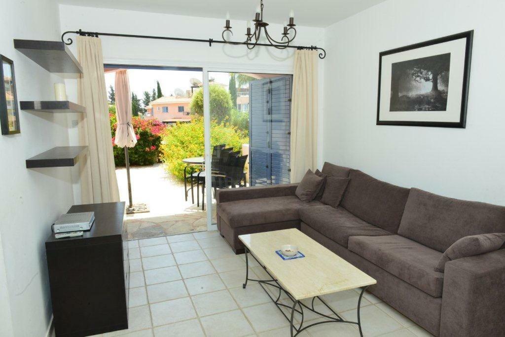 Limnaria Villas Sunny Garden Apartment Paphos Exterior photo
